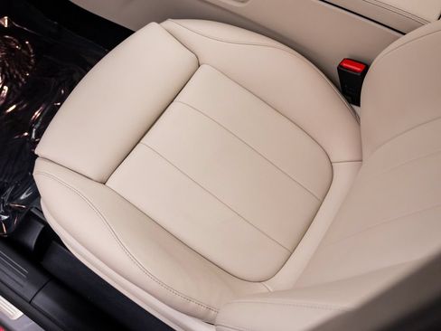 Used 2023 Mercedes-Benz GLA 250 4MATIC w/ Premium Package image 14