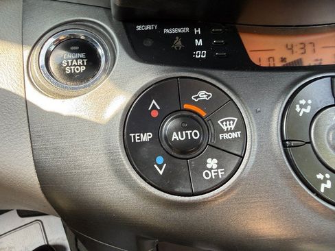Used 2010 Toyota RAV4 Limited AWD/4WD image 36
