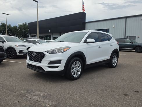 Used 2021 Hyundai Tucson SE w/ Cargo Package FWD image 3