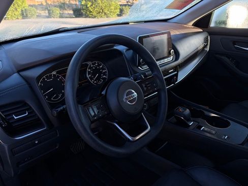 Certified 2021 Nissan Rogue SV image 14