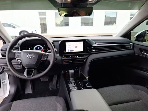 Used 2026 Toyota Camry LE w/ Convenience Package image 19