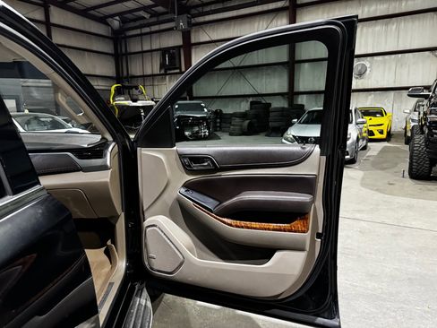Used 2016 Chevrolet Suburban LTZ image 23