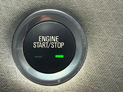 Used 2018 Chevrolet Malibu LT FWD image 28