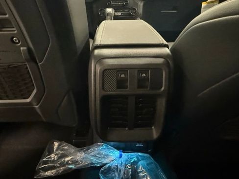 New 2025 Ford Bronco Badlands image 16