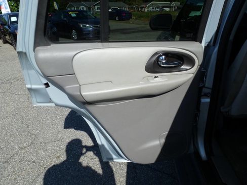 Used 2008 Chevrolet TrailBlazer LT w/ Sun And Sound Package AWD/4WD image 35