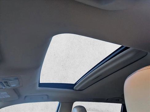 Used 2017 Toyota Highlander XLE image 17