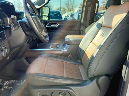 Used 2024 Chevrolet Silverado 2500 High Country w/ High Country Premium Package image 18