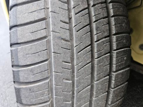 Used 2005 Chrysler Crossfire Limited image 42