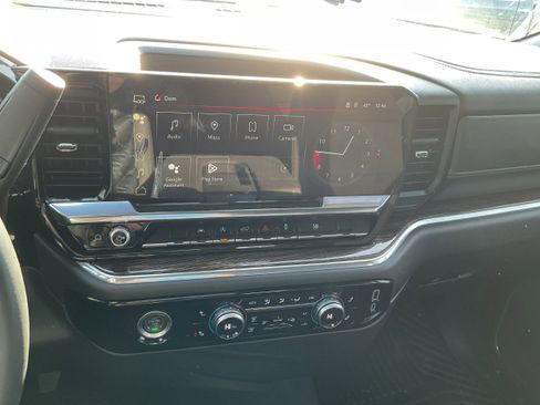 Used 2024 GMC Sierra 1500 Elevation image 8