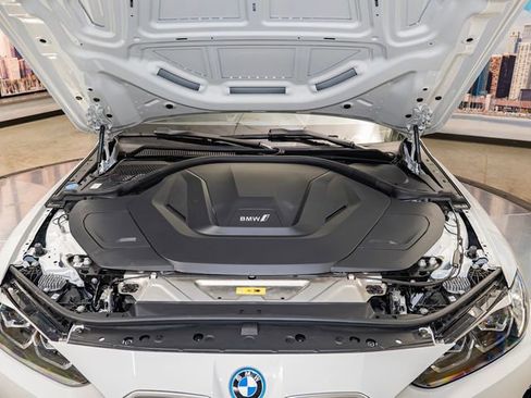 Certified 2023 BMW i4 eDrive35 w/ Premium Package RWD image 5