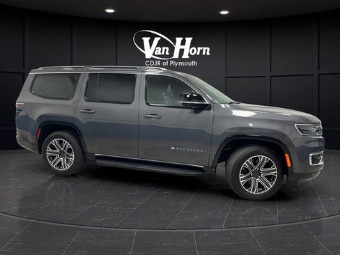 Used 2023 Jeep Wagoneer 4WD w/ Premium Group I image 8