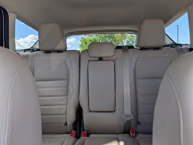 Used 2018 Ford Escape Titanium AWD/4WD image 16