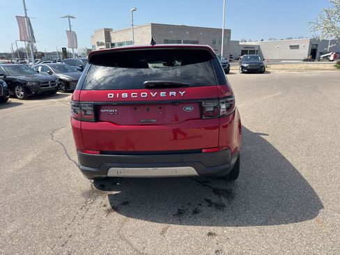 Used 2020 Land Rover Discovery Sport SE image 6