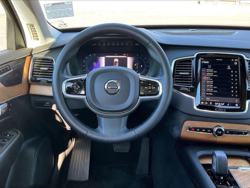 Used 2023 Volvo XC90 B6 Plus w/ Protection Package Premier image 8