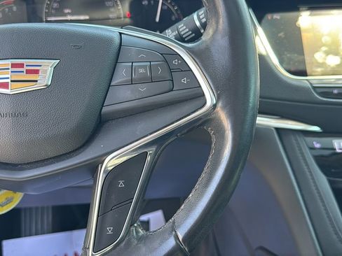 Used 2019 Cadillac XT5 Luxury FWD image 12