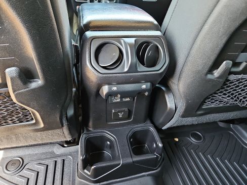 Used 2018 Jeep Wrangler Unlimited Rubicon w/ Steel Bumper Group AWD/4WD image 10
