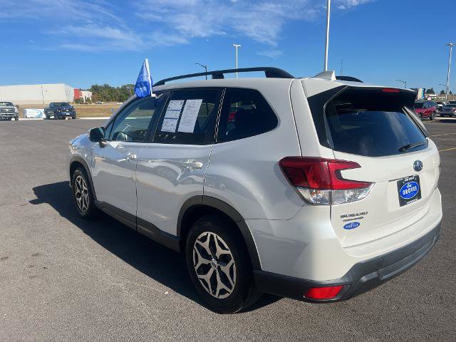 Used 2021 Subaru Forester Premium AWD/4WD image 6