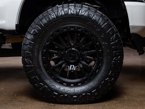 Used 2022 Ford F250 Platinum image 12