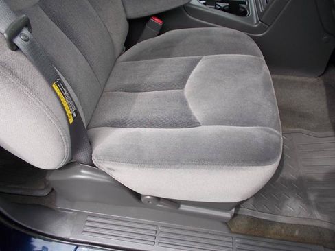 Used 2005 GMC Sierra 1500 SLE w/ Safe And Sound Package RWD image 18