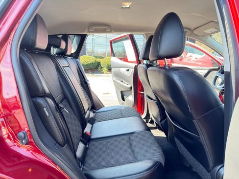 Used 2020 Nissan Rogue Sport SV w/ Technology Package AWD/4WD image 30