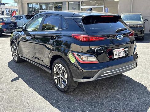 Used 2023 Hyundai Kona SE w/ Cargo Package image 6