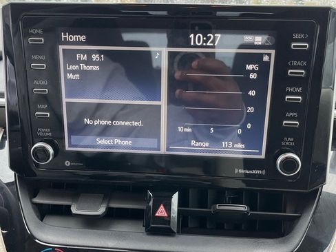 Used 2021 Toyota Corolla LE image 10