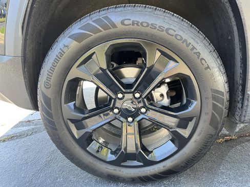 Used 2025 Chevrolet Equinox LT w/ Convenience Package II FWD image 18