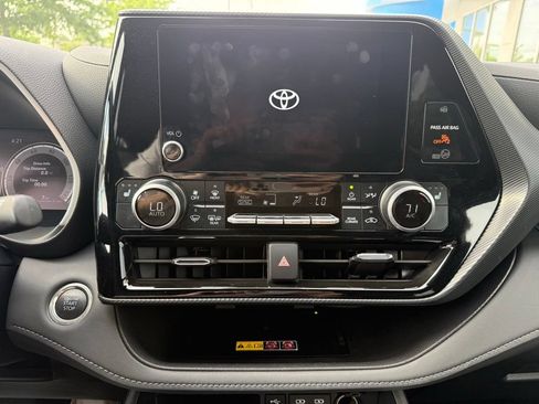 Used 2025 Toyota Highlander XSE AWD/4WD image 22