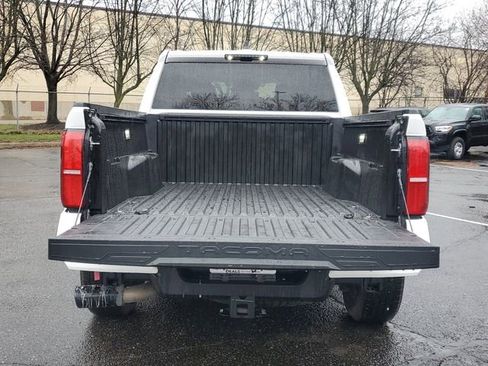 Used 2025 Toyota Tacoma TRD Sport image 8