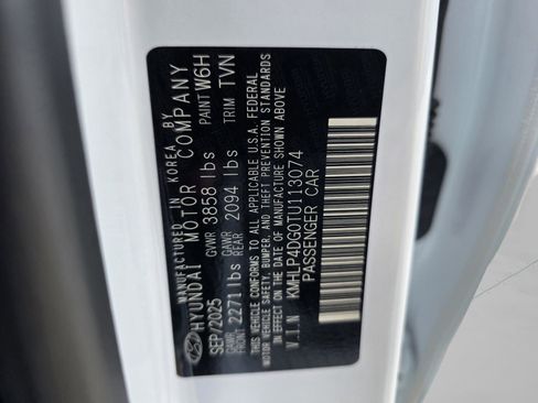 New 2026 Hyundai Elantra Limited image 33