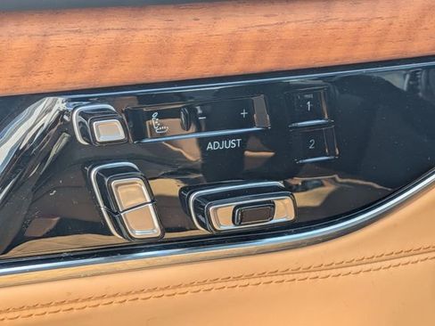 Used 2024 Jeep Grand Wagoneer Series III w/ Rear Seat Video Group 1 AWD/4WD image 31