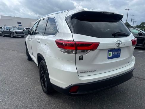 Used 2019 Toyota Highlander XLE AWD/4WD image 4