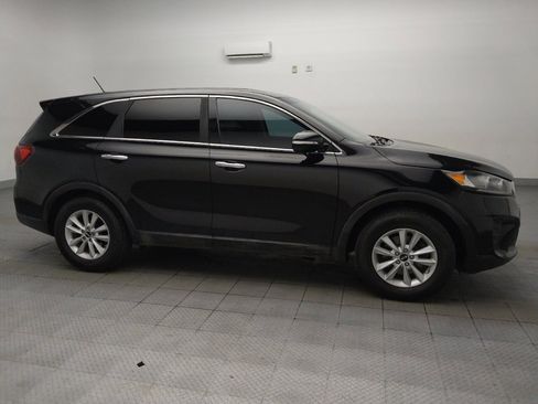 Used 2019 Kia Sorento FWD image 11