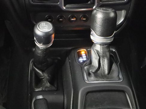 Used 2019 Jeep Wrangler Unlimited Sport image 10