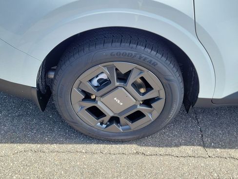 New 2026 Kia Carnival EX FWD image 38