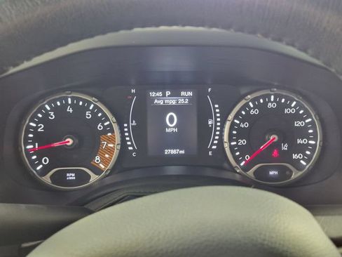 Used 2023 Jeep Renegade Latitude w/ Premium Group AWD/4WD image 19