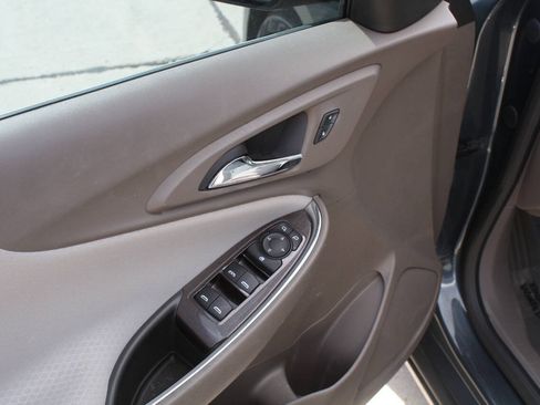 Used 2019 Chevrolet Malibu LT w/ Driver Confidence Package FWD image 8