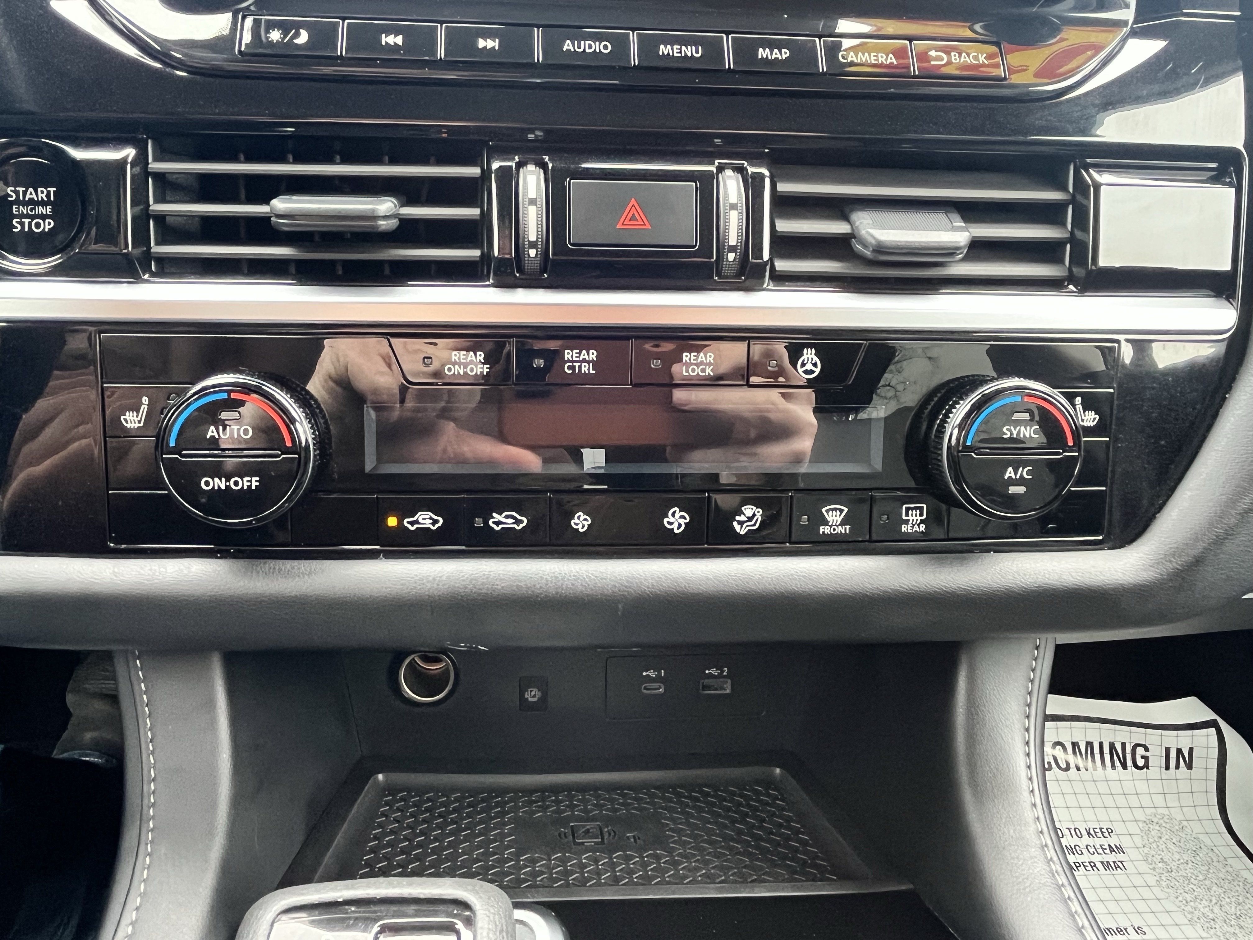 Used 2025 Nissan Pathfinder SL AWD/4WD image 24