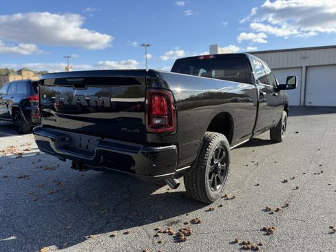 New 2026 RAM 3500 Big Horn AWD/4WD image 8