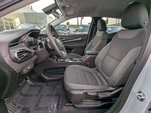 Used 2023 Chevrolet Bolt EUV LT w/ Driver Confidence Package image 17