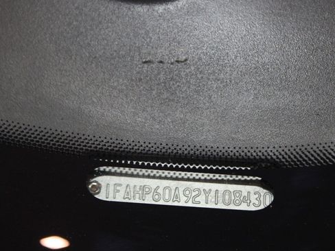 Used 2002 Ford Thunderbird image 26