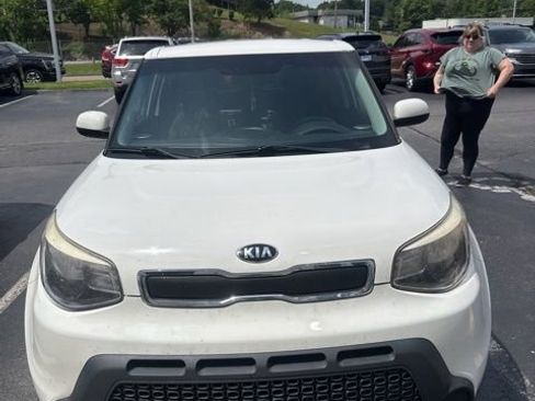 Used 2015 Kia Soul FWD image 3