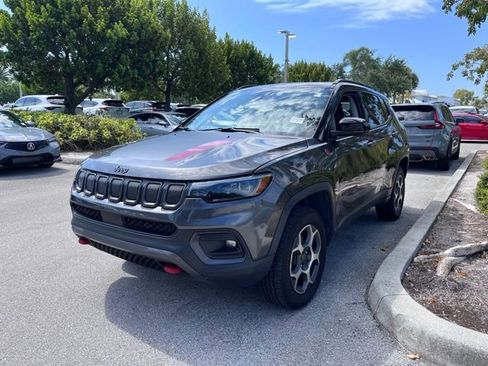 Used 2022 Jeep Compass Trailhawk w/ Trailhawk Elite Group AWD/4WD image 3