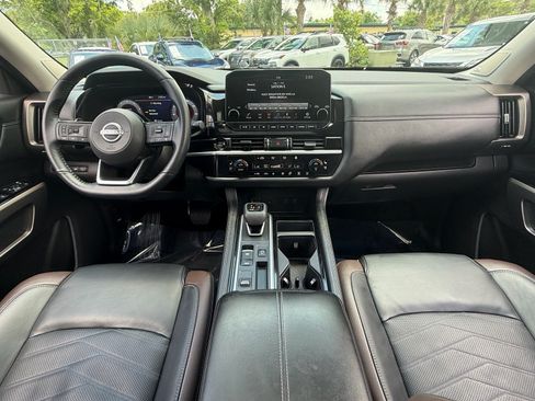 Used 2025 Nissan Pathfinder Platinum w/ Cargo Package FWD image 15