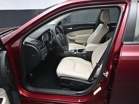 Used 2023 Chrysler 300 Touring L w/ Popular Equipment Group RWD image 9