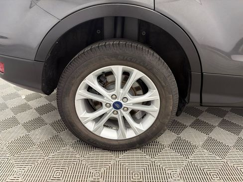 Used 2018 Ford Escape SE w/ SE Sync 3 Package FWD image 18