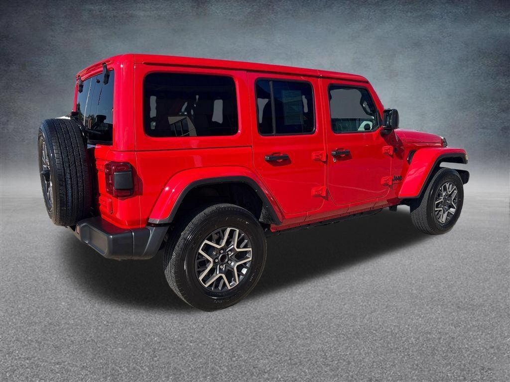 Used 2025 Jeep Wrangler Unlimited Sahara AWD/4WD image 5