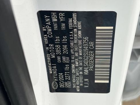 Used 2025 Hyundai Elantra SEL FWD image 39