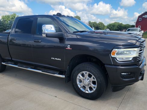 Used 2023 RAM 2500 Laramie AWD/4WD image 3