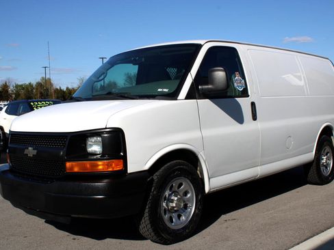 Used 2012 Chevrolet Express 1500 image 3